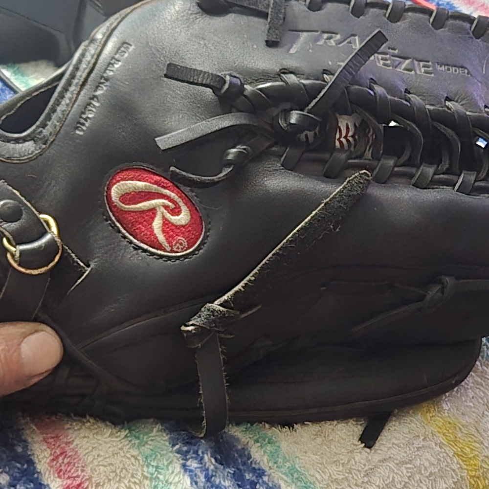 Rawlings Black and Red Baseball Glove
